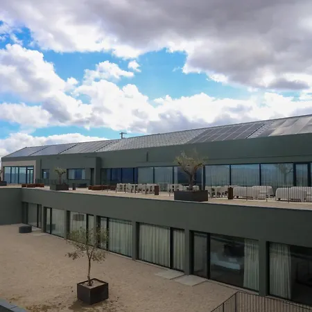 酒店 Silken Mezio National Park